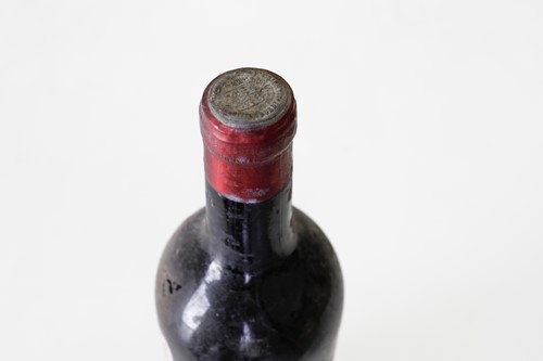 Lot 126 - Eleven bottles of mixed wine comprising two...