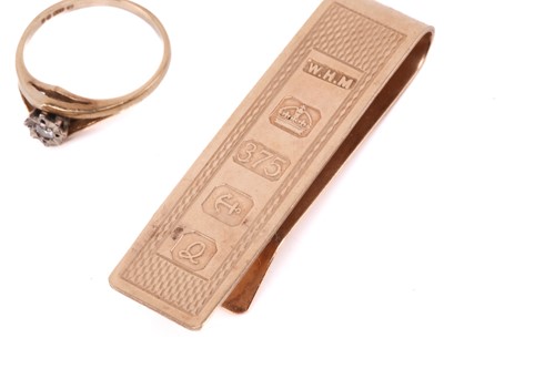 Lot 277 - Assorted jewellery items including a 9ct...