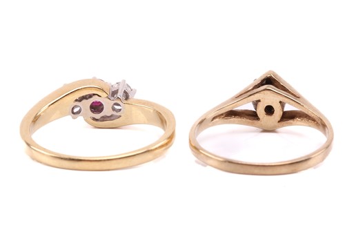 Lot 277 - Assorted jewellery items including a 9ct...