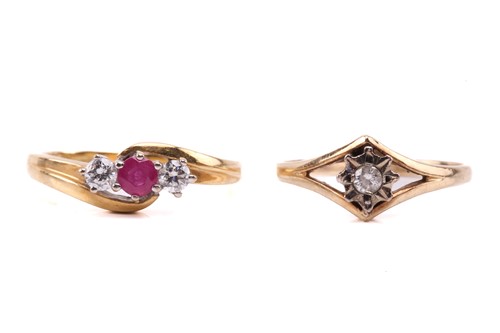 Lot 277 - Assorted jewellery items including a 9ct...