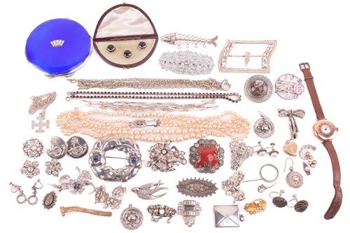 Lot 240 - A collection of miscellaneous jewellery items;...