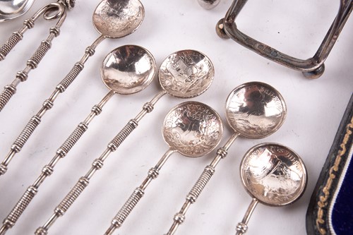 Lot 525 - A mixed quantity of silver and silver plate...