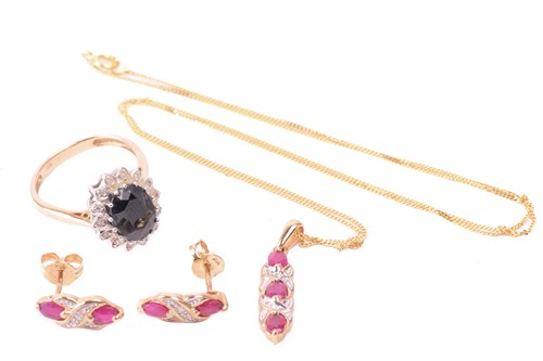 Lot 33 - A ruby necklace and earrings ensuite together...
