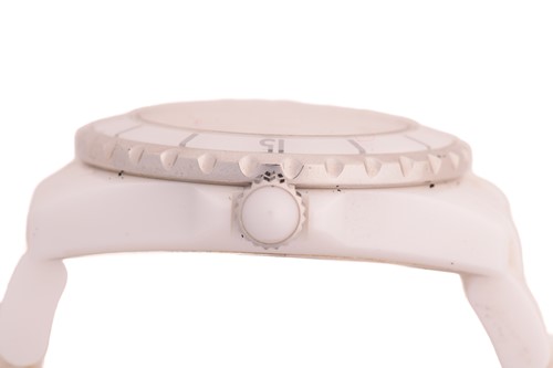 Lot 389 - A Chanel J12 white ceramic quartz wristwatch...