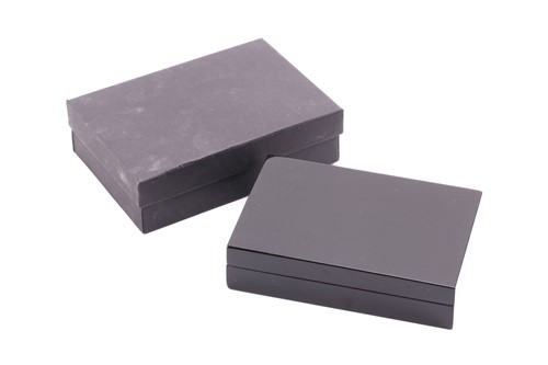 Lot 340 - A 1910 gold Sovereign in a presentation case.