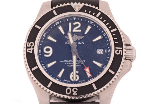 Lot 424 - A Breitling Superocean chronometer, featuring...