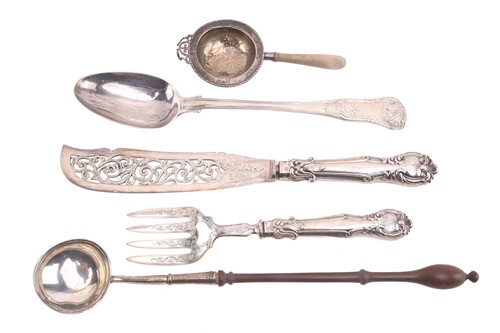 Lot 544 - A collection of assorted silver items...