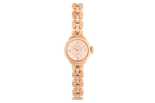 Lot 465 - A Rolex lady's dress watch in 9ct gold,...