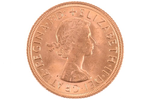 Lot 354 - An Elizabeth II full sovereign, 1958, obverse...