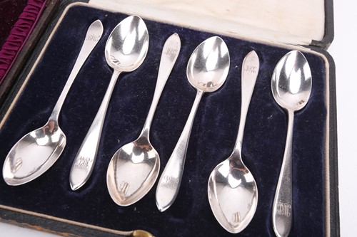 Lot 497 - A cased set of six "Princess" type pattern...