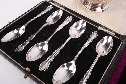 Lot 497 - A cased set of six "Princess" type pattern...