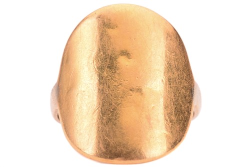 Lot 60 - A George V half-sovereign bent-over ring, the...