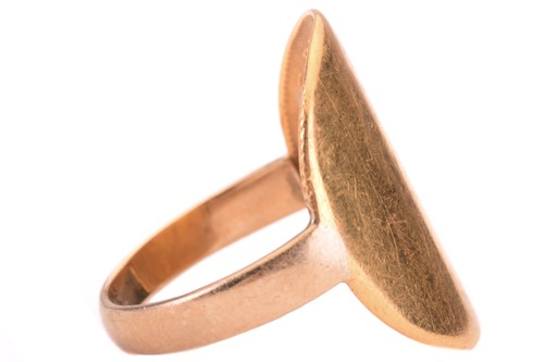 Lot 60 - A George V half-sovereign bent-over ring, the...