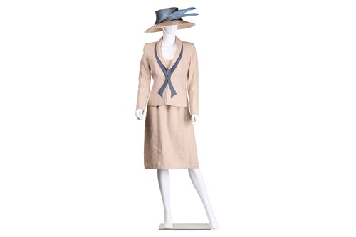 Lot 101 - Catherine Walker - a two-piece linen suit and...