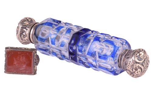 Lot 546 - A Victorian double ended scent bottle, the...