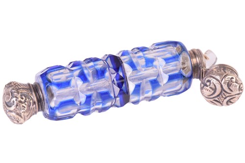 Lot 546 - A Victorian double ended scent bottle, the...