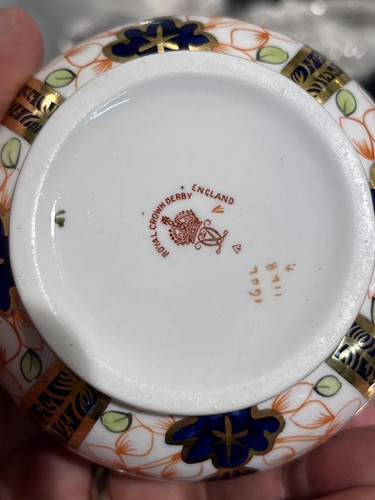 Lot 274 - A Royal Crown Derby "Old Imari"two matching...