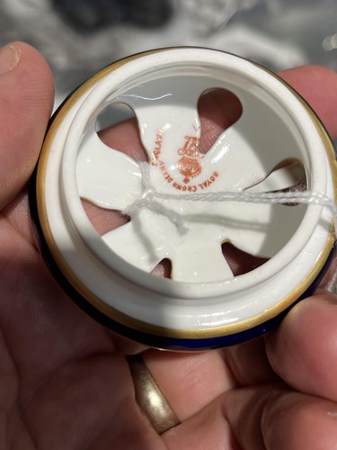 Lot 274 - A Royal Crown Derby "Old Imari"two matching...