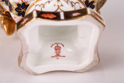 Lot 274 - A Royal Crown Derby "Old Imari"two matching...
