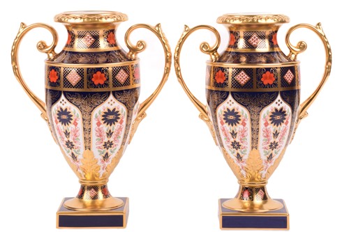 Lot 282 - A pair of large Royal Crown Derby "Old Imari"...