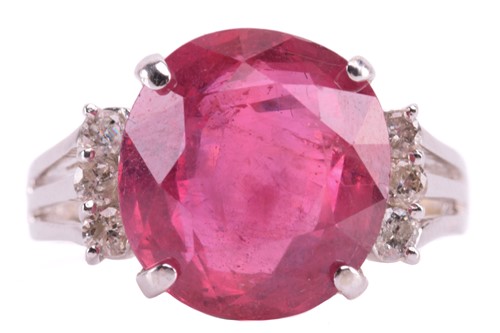Lot 91 - A ruby and diamond ring, the four-claw set...