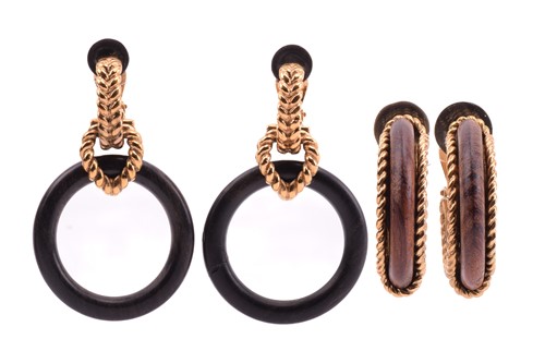 Lot 84 - Robert Goossens - two pairs of clip-on hoop...