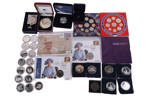 Lot 343 - A collection of commemorative coins to include...