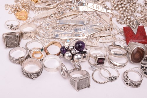 Lot 216 - A collection of white metal jewellery...