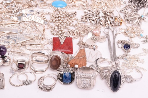 Lot 216 - A collection of white metal jewellery...