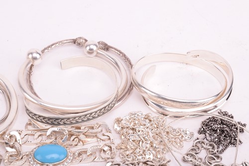 Lot 216 - A collection of white metal jewellery...