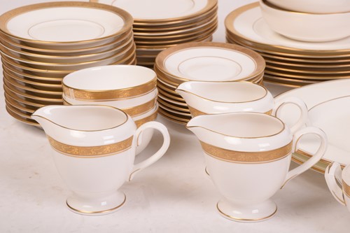 Lot 229 - A Royal Worcester ‘Davenham’ pattern part...