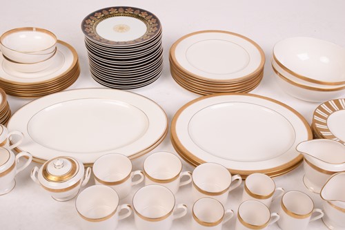 Lot 229 - A Royal Worcester ‘Davenham’ pattern part...