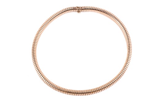 Lot 191 - A 9 carat gold turbogas necklace, to a...