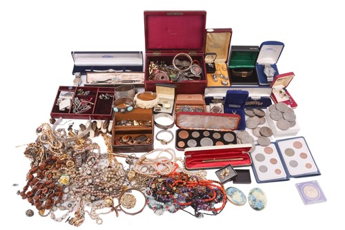 Lot 154 - A quantity of costume jewellery, watches and...