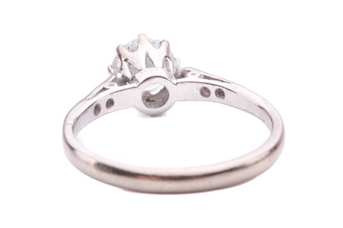 Lot 65 - A diamond solitaire ring, set with a round...