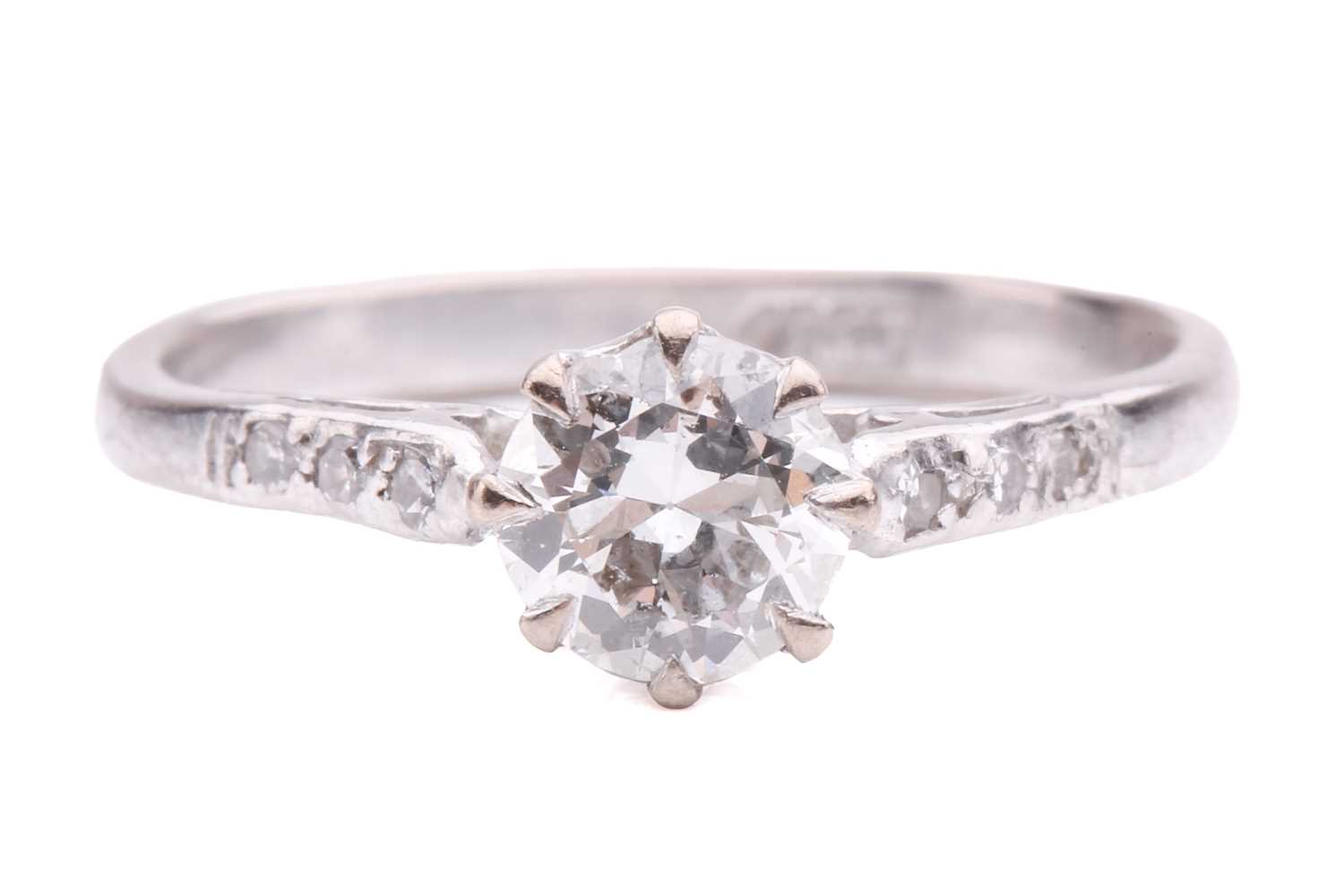 Lot 65 - A diamond solitaire ring, set with a round...