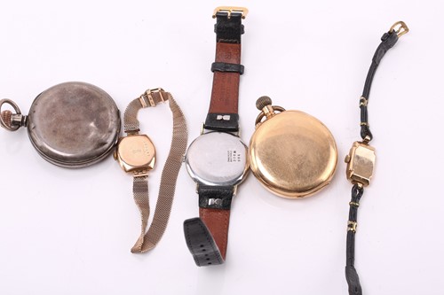 Lot 276 - A lady's 9 carat gold wristwatch; circular...