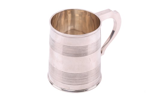 Lot 467 - A George III silver tankard, London 1810 by...