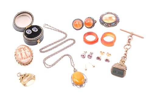 Lot 8 - A miscellaneous group of gem-set jewellery...