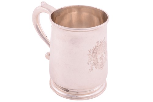 Lot 412 - A George II silver mug, possibly by Francis...