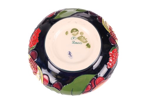 Lot 226 - A Moorcroft Pottery 'Queen's Choice' pattern...