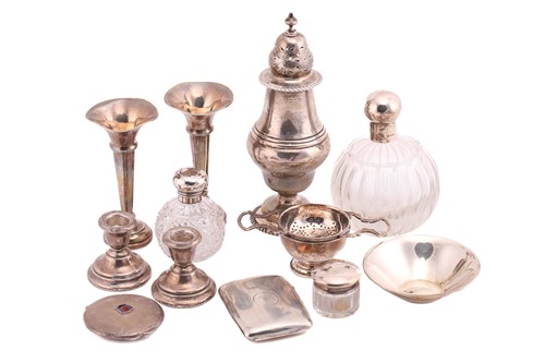 Lot 426 - A mixed collection of silver comprising a...