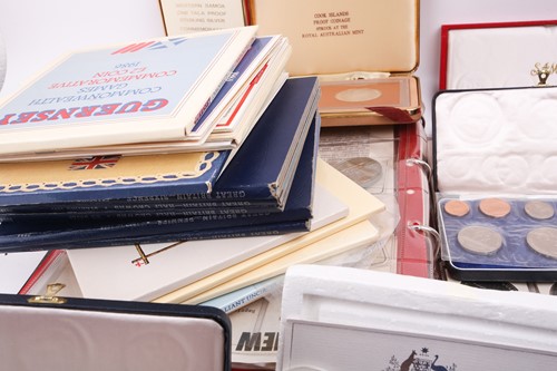 Lot 288 - A good collection of sterling silver proof...