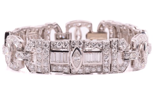 Lot 250 - An Art Deco style diamond bracelet, set with...