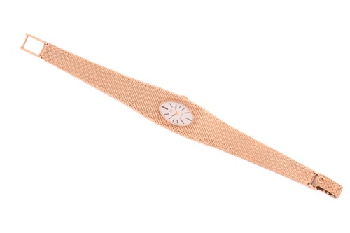 Lot 351 - An Omega Lady's dress watch in 9ct gold,...