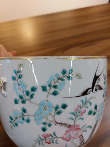 Lot 97 - A pair of Chinese Famile Rose porcelain cache...