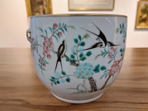Lot 97 - A pair of Chinese Famile Rose porcelain cache...