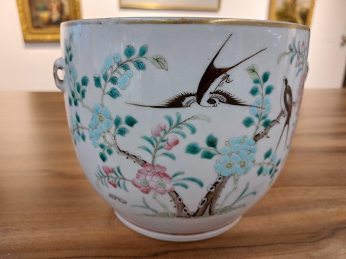 Lot 97 - A pair of Chinese Famile Rose porcelain cache...