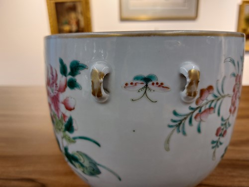 Lot 97 - A pair of Chinese Famile Rose porcelain cache...