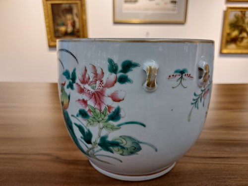 Lot 97 - A pair of Chinese Famile Rose porcelain cache...